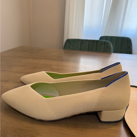 Rothy’s The High Point Sand Stone Size 11.5 NWOT - Picture 5 of 7